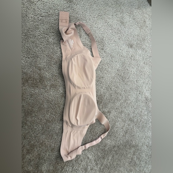 Skims Naked Scoop Bralette - Picture 6 of 6